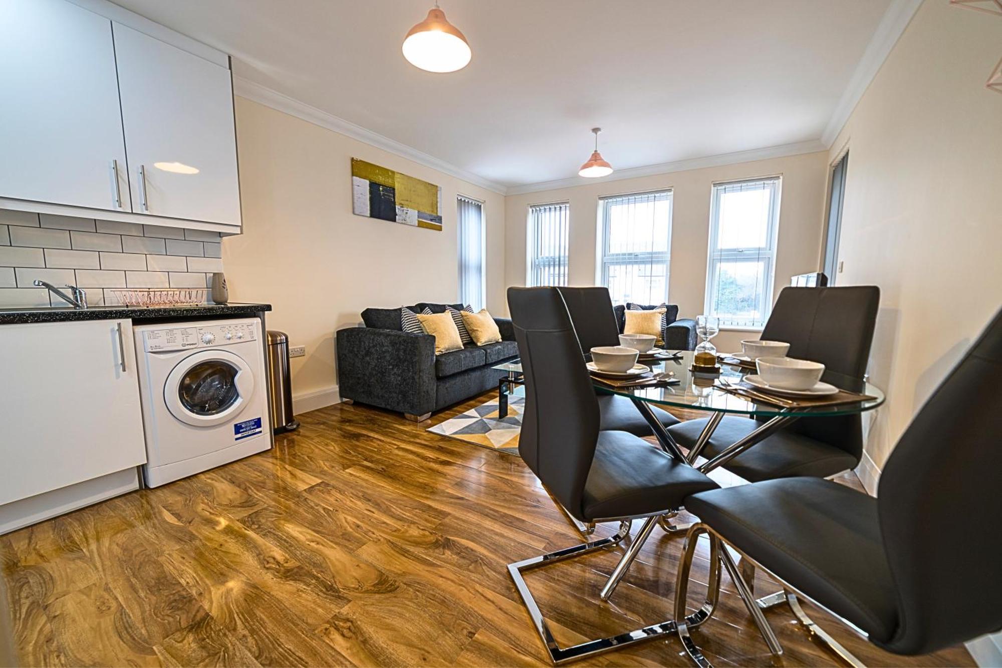 Heathrow Rare Find 2 Bedroom Plus 2 Bathroom Flat - Sleeps 6- Free Parking- Close To Heathrow Terminals-Quiet Development Stanwell Luaran gambar