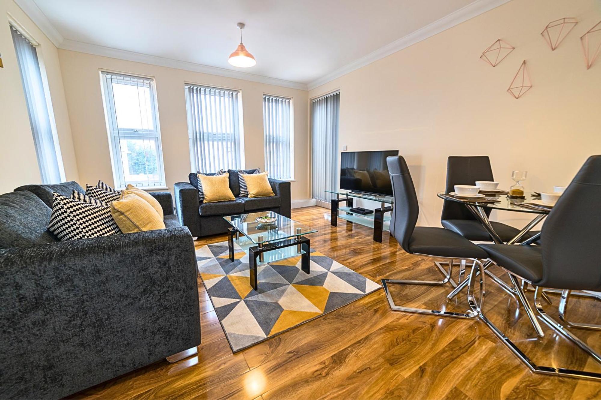 Heathrow Rare Find 2 Bedroom Plus 2 Bathroom Flat - Sleeps 6- Free Parking- Close To Heathrow Terminals-Quiet Development Stanwell Luaran gambar