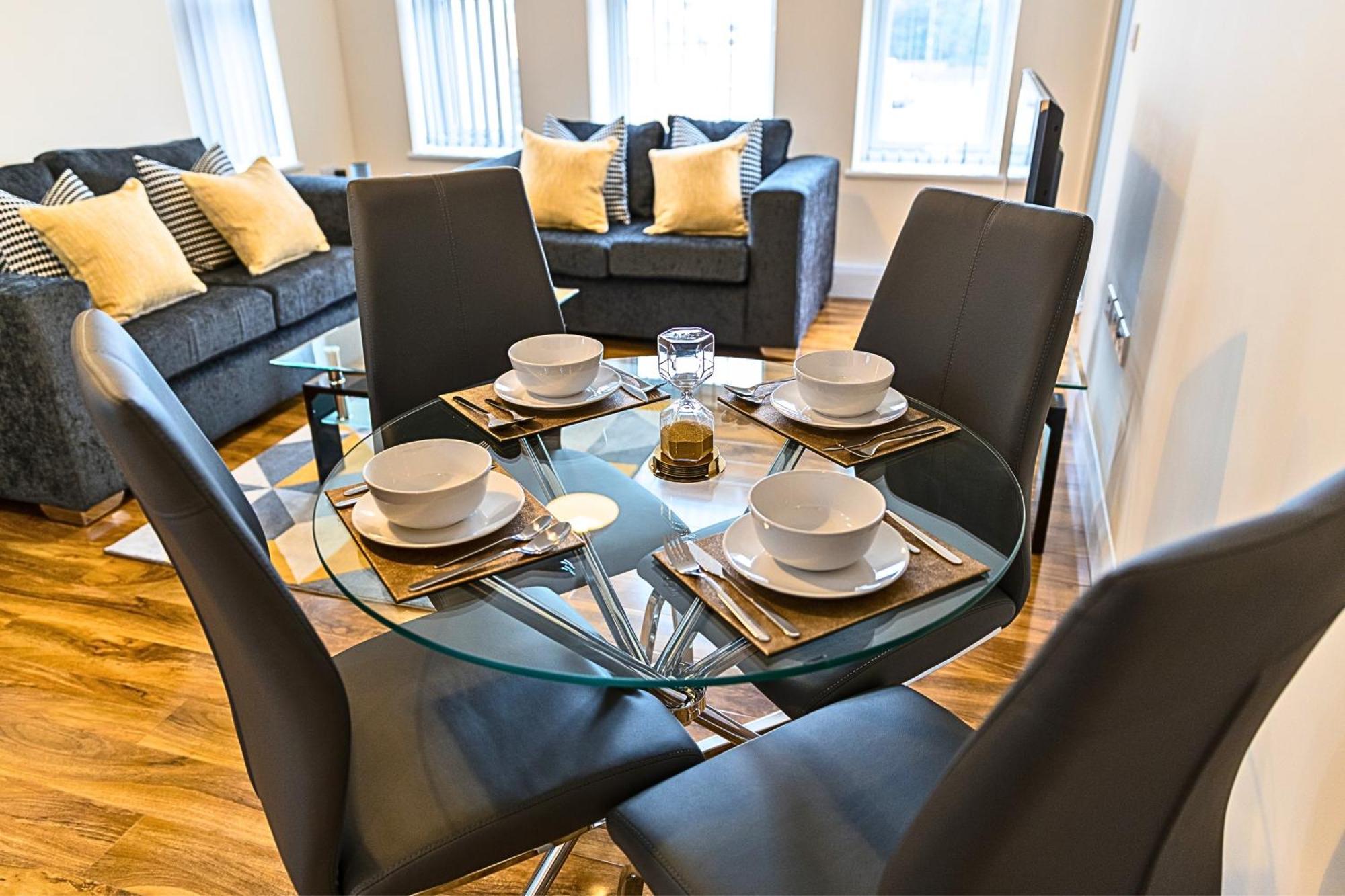 Heathrow Rare Find 2 Bedroom Plus 2 Bathroom Flat - Sleeps 6- Free Parking- Close To Heathrow Terminals-Quiet Development Stanwell Luaran gambar